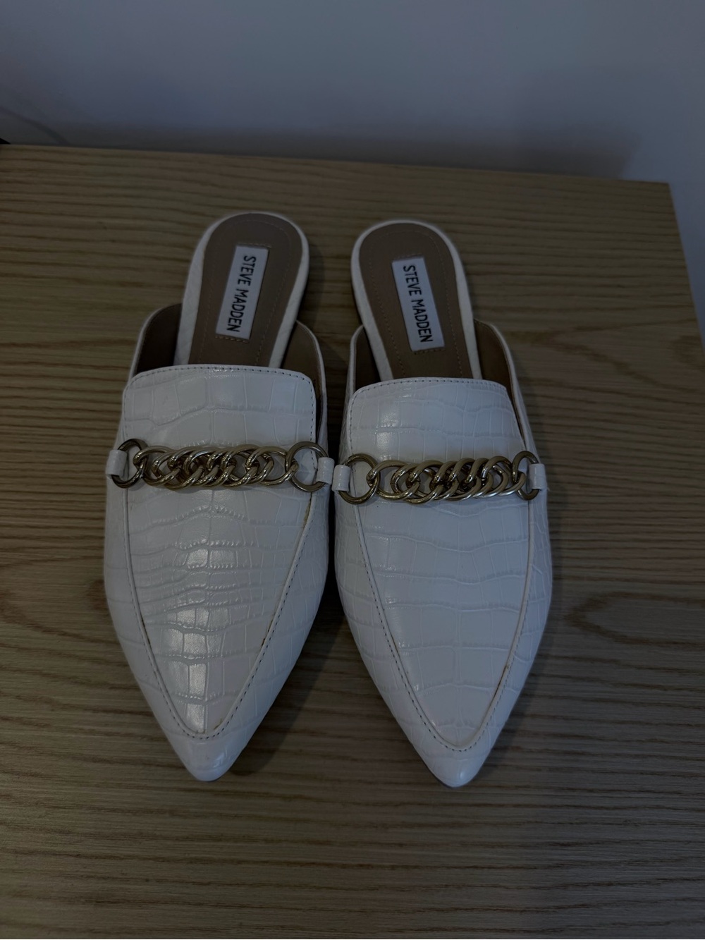 Steve Madden White Croc-Embossed Chain Slip-On Mules